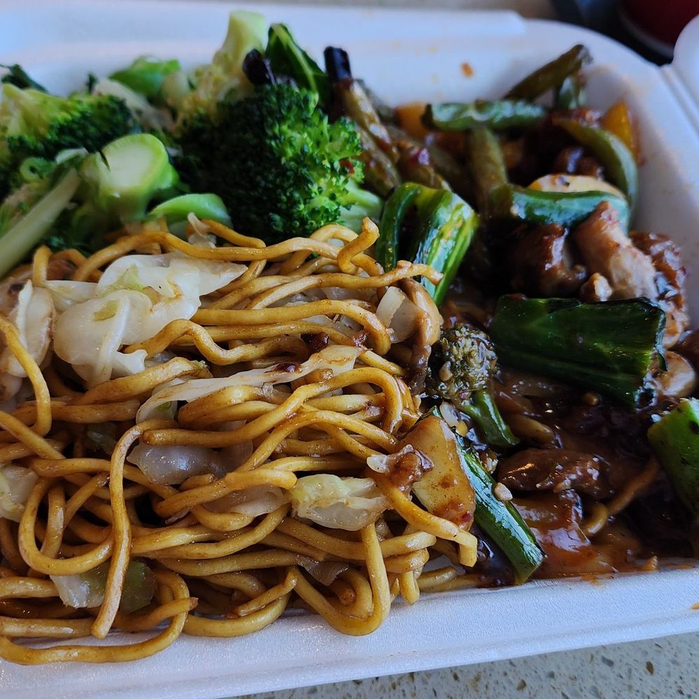 Panda Express - Crispy Seasame Shrimp & Beef, Black Pepper Sirloin Steak, Chow Main & Super Greens - Fast Food Near Me - Laurel, Mississippi Panda Express - Crispy Seasame Shrimp & Beef, Black Pepper Sirloin Steak, Chow Main & Super Greens - Fast Food Near Me - Laurel, Mississippi