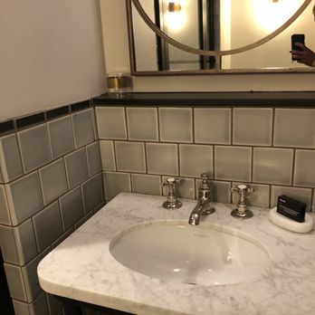 The Hoxton - Bathroom - Hotels Near Me - Chicago, Illinois The Hoxton - Bathroom - Hotels Near Me - Chicago, Illinois