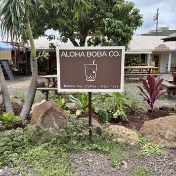 Aloha Boba - Back area next to dirt parking lot - Bubble Tea Near Me - Haleiwa, Hawaii