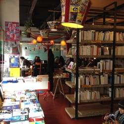 Les Recyclabes - Reminds me of Green Apple in SF, only with a cafe