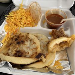 La Consentida Restaurante y Tortillería - Birria pupusa