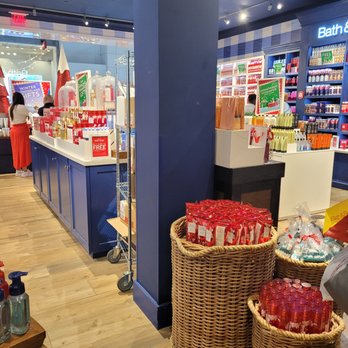 Bath & Body Works - Cosmetics & Beauty Supply Near Me - Sunrise, Florida Bath & Body Works - Cosmetics & Beauty Supply Near Me - Sunrise, Florida