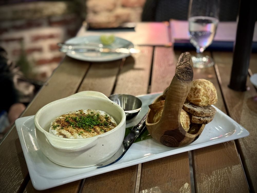 Maison Pucha Bistro