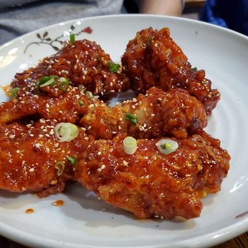 DAON - Koreqn Fried Chicken Wings - some are already missing from plate - forgot to take photo before digging in. A bad habit of mine. - Korean Near Me - Danville, California DAON - Koreqn Fried Chicken Wings - some are already missing from plate - forgot to take photo before digging in. A bad habit of mine. - Korean Near Me - Danville, California