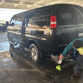 TLC Wash N Shine 2 - This is just another area showing where they're cleaning the vehicles in the garage - Auto Detailing Near Me - Annapolis, Maryland TLC Wash N Shine 2 - This is just another area showing where they're cleaning the vehicles in the garage - Auto Detailing Near Me - Annapolis, Maryland