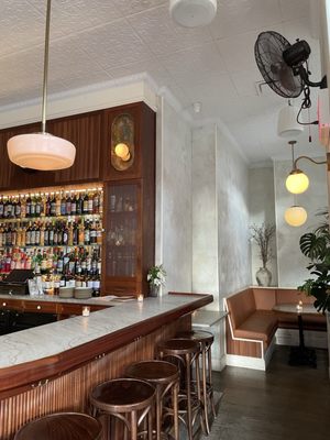 Bar Americano by null