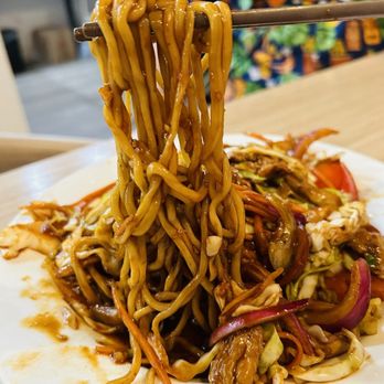 LAN Noodle - 8/22/24 Chicken Chow Mein - Noodles Near Me - West Covina, California LAN Noodle - 8/22/24 Chicken Chow Mein - Noodles Near Me - West Covina, California
