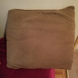 Jerry's Custom Upholstery - I need 8 pillows sewn already have fabric cut to sizes for pillows 1 yard.