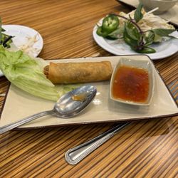Alo 5 - Egg roll! So good!