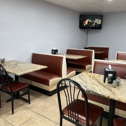 KOP Pizza - Dining room