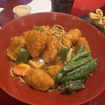 Bento Asian Kitchen + Sushi - Pao pao chicken bowl with lo mein - Sushi Bars Near Me - Gainesville, Florida