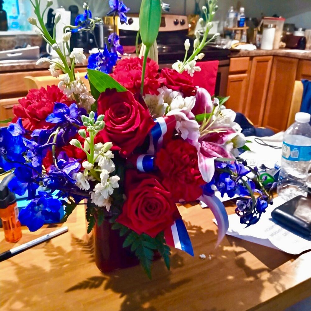 Lindas Enchanted Florist - Patriotic delivery celebrating 9/11 - Florists Near Me - Dunnellon, Florida