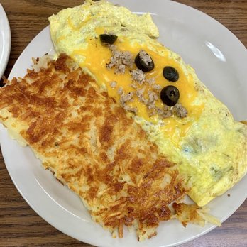 Diner 62 - Two egg omelette with hash browns and English muffins - American Near Me - Central Point, Oregon Diner 62 - Two egg omelette with hash browns and English muffins - American Near Me - Central Point, Oregon