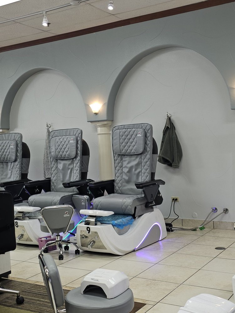 TRENDY NAILS & SPA 3 Updated October 2024 54 Photos & 50 Reviews