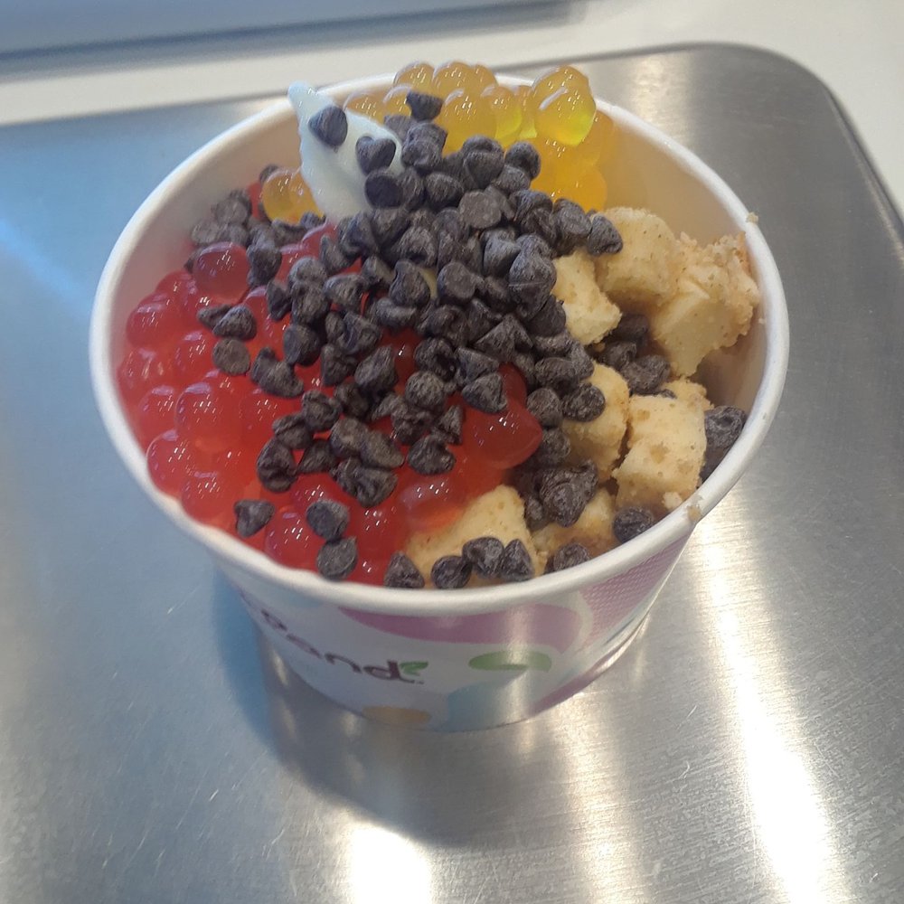 Yogurtland - Yass perfect treat. And got 3oz free with my rewards - Ice Cream & Frozen Yogurt Near Me - Fontana, California