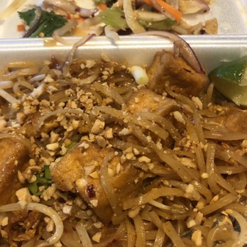 Thai Lanna Restaurant - Padh Thai with tofu and tofu salad - Thai Near Me - Avon, Indiana Thai Lanna Restaurant - Padh Thai with tofu and tofu salad - Thai Near Me - Avon, Indiana