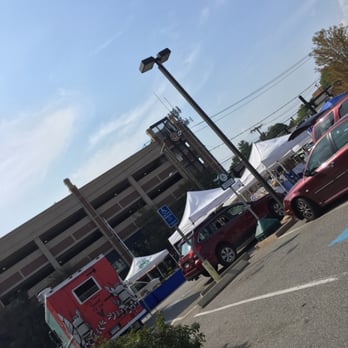 Amor Plant Based - Amor's truck at the West Hartford Whole Foods [Blue Back] Farmers Market. - Caterers Near Me
