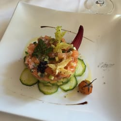 Lachs Tartar mit Avocado