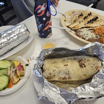 Tacos el Guero 3 - Cabez burrito with gueso, breakfast burrito with sausage, asada quesidilla - Mexican Near Me - Norco, California Tacos el Guero 3 - Cabez burrito with gueso, breakfast burrito with sausage, asada quesidilla - Mexican Near Me - Norco, California