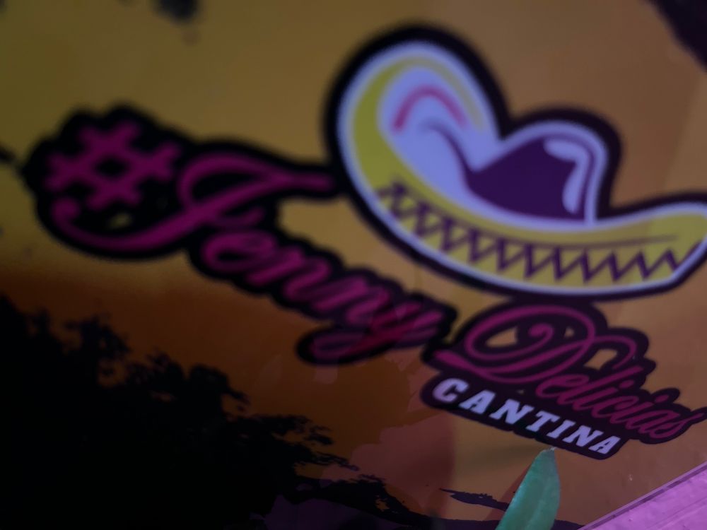 Jenny Delicias Logo
