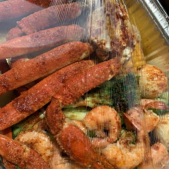 Cajun Seafood - Family tray #1 - Cajun/Creole Near Me - Jacksonville, North Carolina