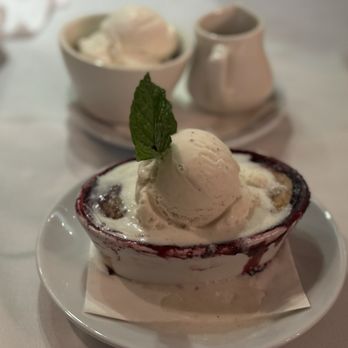 Little River Inn Restaurant - Mixed Berry Cobbler - American Near Me - Little River, California Little River Inn Restaurant - Mixed Berry Cobbler - American Near Me - Little River, California