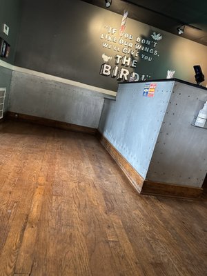 Pluckers Wing Bar by null