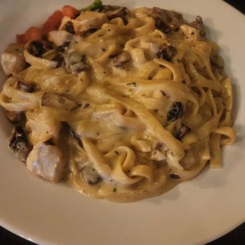 EVELYN’S BIG ITALIAN PIZZERIA & RISTORANTE - Updated May 2024 - 470 ...