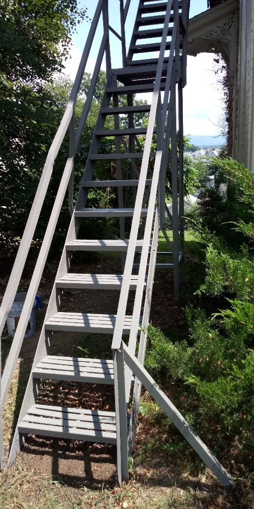 Slide of L&M Handyman Services