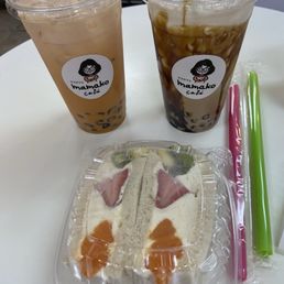 Thai tea and brown sugar milk tea with mixed fruit sando