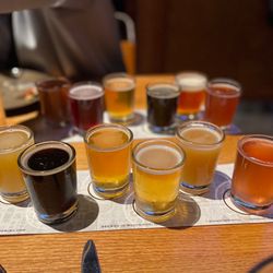 Ike & Oak Brewing Co - Flight of brews