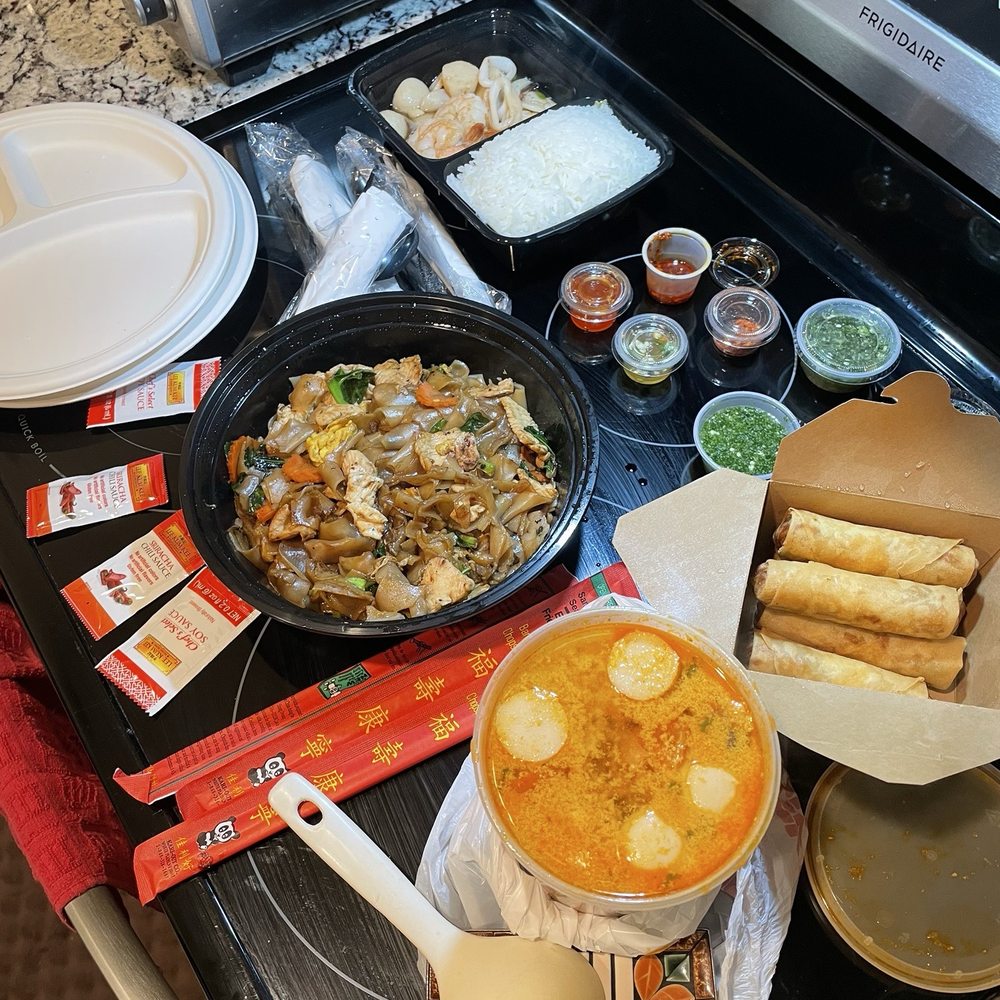 Pad See Ew, Tom Kha Kai Soup, Pork Egg Rolls, Fried Garlic & Pepper. Was all amazing. Hats off to the Chef's. Pad See Ew, Tom Kha Kai Soup, Pork Egg Rolls, Fried Garlic & Pepper. Was all amazing. Hats off to the Chef's.