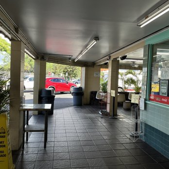 Rainbow Drive-In - Interior - Hawaiian Near Me - Honolulu, Hawaii