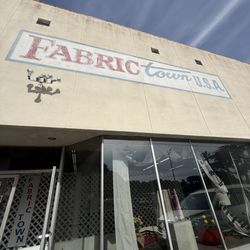 Fabric Town USA - Outside of store