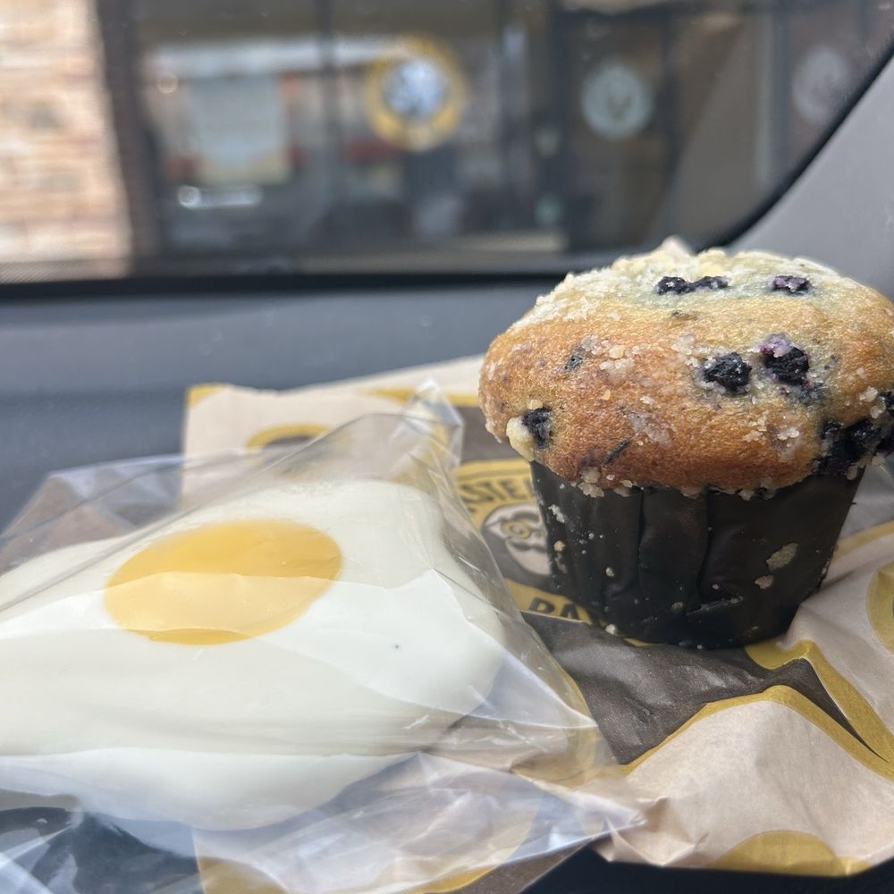 Einstein Bros. Bagels - Blueberry Muffin White Chocolate Egg Sugar Cookie - Coffee & Tea Near Me - St. Peters, Missouri Einstein Bros. Bagels - Blueberry Muffin White Chocolate Egg Sugar Cookie - Coffee & Tea Near Me - St. Peters, Missouri