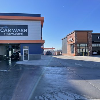 Wash Hounds - The entrance. On the right you will see 2 lines. Membership and single wash. - Car Wash Near Me - Bayonne, New Jersey Wash Hounds - The entrance. On the right you will see 2 lines. Membership and single wash. - Car Wash Near Me - Bayonne, New Jersey