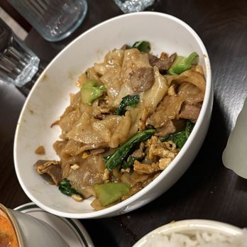 PingYang Thai - Pad See Ew - Thai Near Me - Hackensack, New Jersey