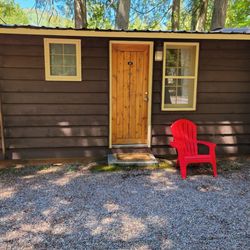 Apgar Village Lodge - Front