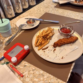 Preserve - Chicken tenders that supposed to be served on the dinosaur. - Bars Near Me - Annapolis, Maryland