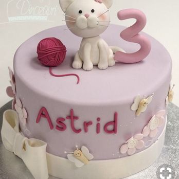Samaris Sweet Creations - Cake design from Pinterest that I showed - Custom Cakes Near Me - Mundelein, Illinois