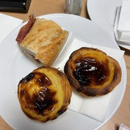 Padtel de Nata and sandwich