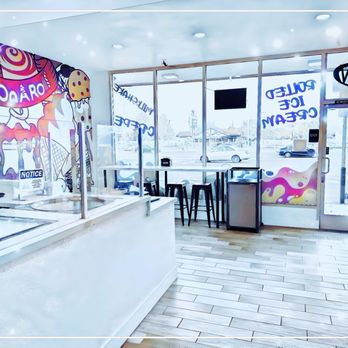 On A Roll - The inside - Ice Cream & Frozen Yogurt Near Me - Anaheim, California On A Roll - The inside - Ice Cream & Frozen Yogurt Near Me - Anaheim, California