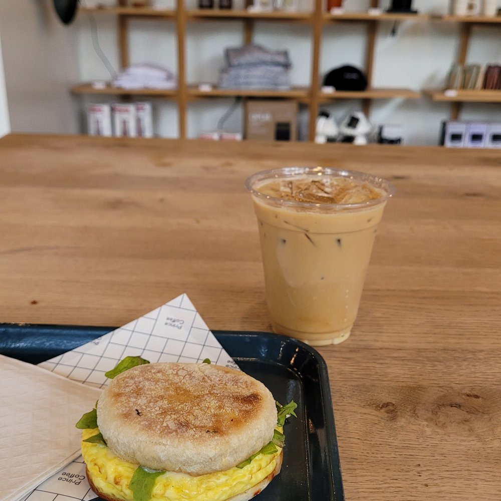 Romesco pesto breakfast sando and Anijsmelk latte
