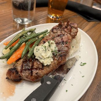 Barnwood - Manteca - Grilled New York Strip Steak - Barbeque Near Me - Manteca, California