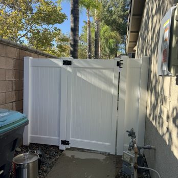 Blue Coast Fence - New gate - Fences & Gates Near Me Blue Coast Fence - New gate - Fences & Gates Near Me