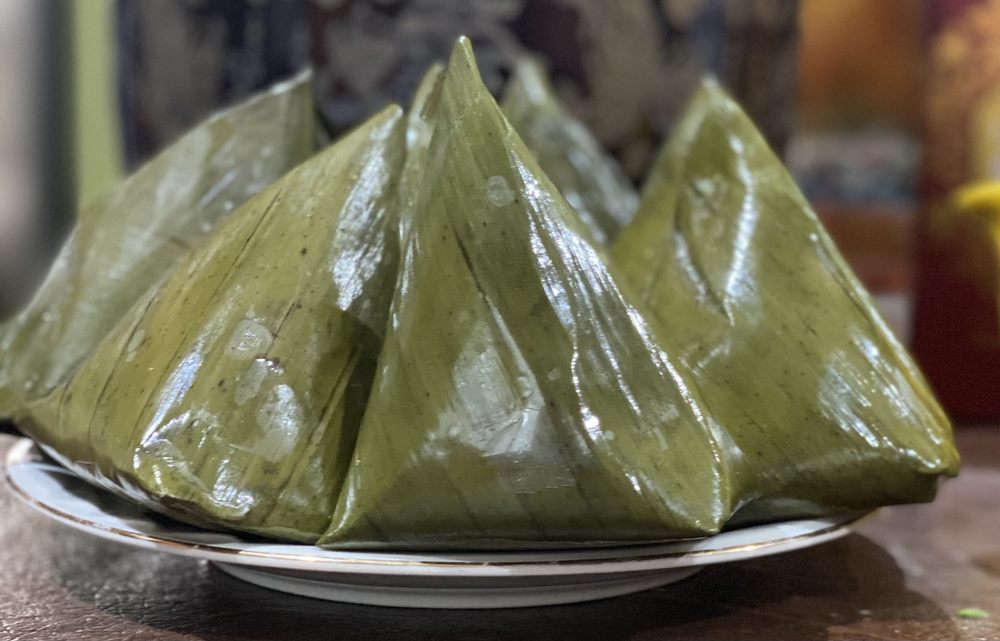 Mai banh Ít Logo