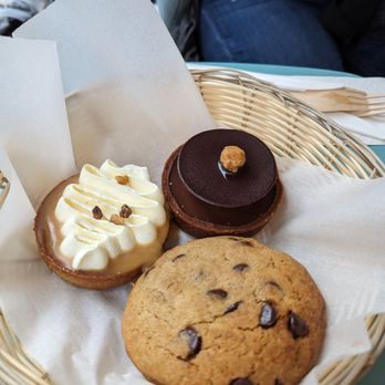 Rosetti - Tarte au Chocolat, Tarte au caramel, chocolate chip cookies - Bakeries Near Me - Montreal, Quebec Rosetti - Tarte au Chocolat, Tarte au caramel, chocolate chip cookies - Bakeries Near Me - Montreal, Quebec