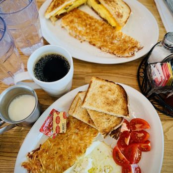 Brothers Cafe - Homerun + Santorini - Cafes Near Me - San Mateo, California
