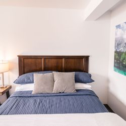 Alaska Frontier Inn - Deluxe Queen Suite w/ walk-in stocked kitchen