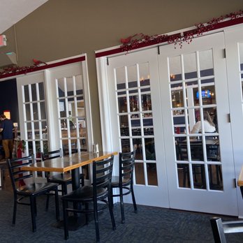 308 Lakeside - the interior of a restaurant - New American Near Me - East Brookfield, Massachusetts